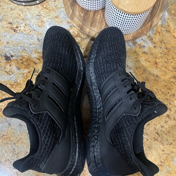 Adidas Ultraboost size 8.5 - Picture 7 of 9